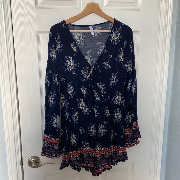 Xhilaration - long sleeve romper - size L - Picture 1 of 5